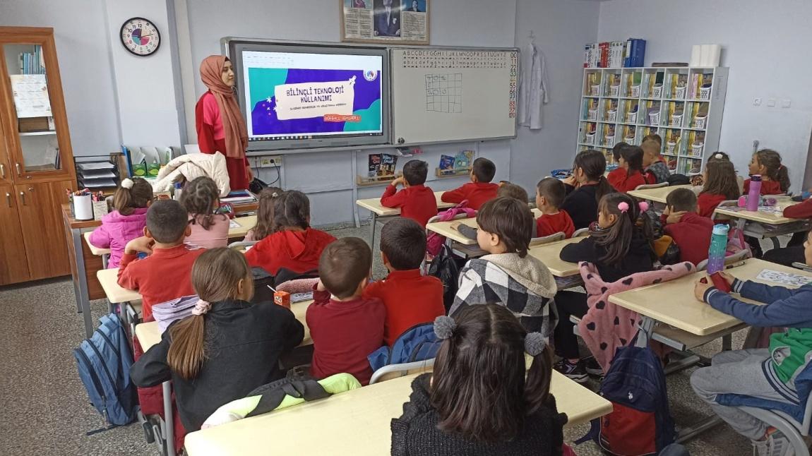 Koyulhisar Cumhuriyet İlkokulu Öğrenci ve Velilerine Yönelik Bilinçli Teknoloji Kullanımı Semineri